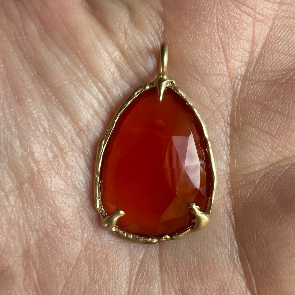 Victoria Cunningham 14k Gold OOAK Carnelian Pendant - Picture 4 of 5
